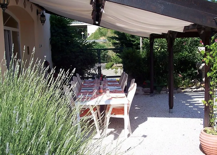 Lucinkas Couette-café Faugères